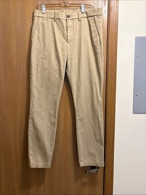 GAP Men's Tan Chino Pants - Straight Fit